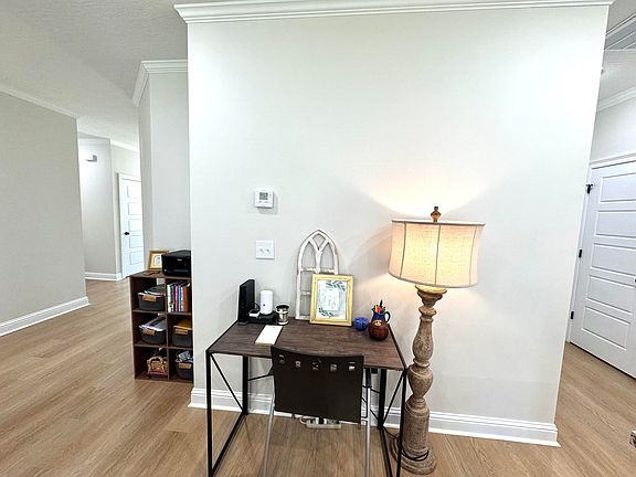 5th image of 10 Karpen Dr