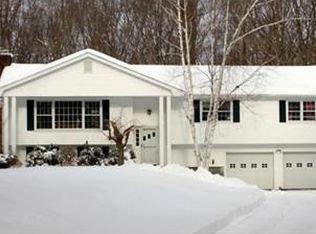 7 Carriage Dr, Bethel, CT 06801