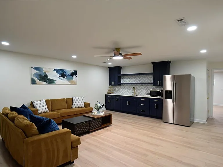 1805 Kingsbridge Ct — Photo 48