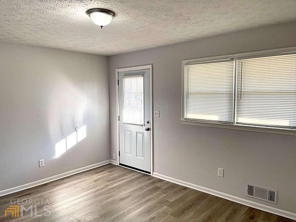 4th image of 293 Rogers St #293