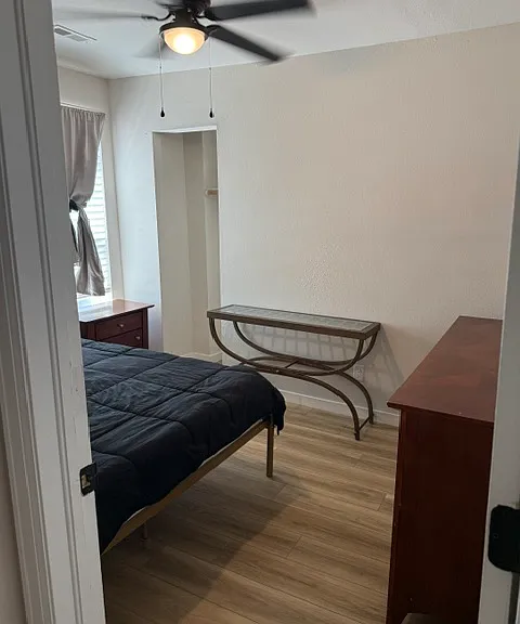 525 W 8th St #5 — Photo 25