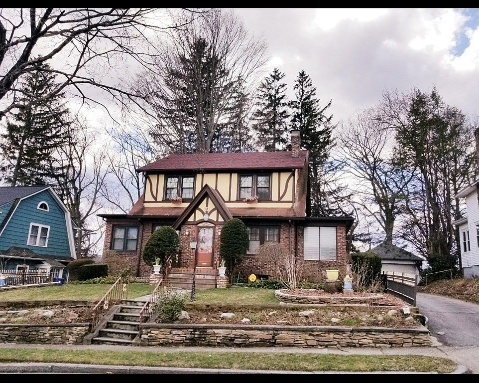 17 Commodore Rd, Worcester, MA 01602 Zillow