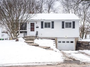 82 29th St NW, Barberton, OH 44203