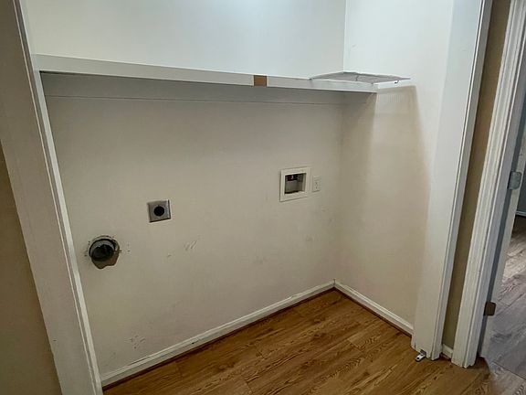 5th image of 115 W 15th St