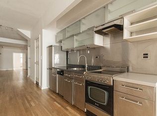 102 W 29th St #101, New York, NY 10001