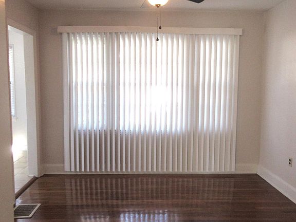 5th image of 112 11th Ave W