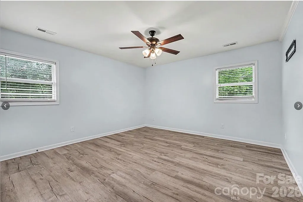 4 bed, 2010 sqft, $2,800 — Photo 1