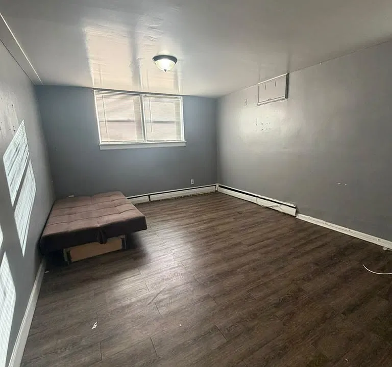 79 Hopkins Pl #1A