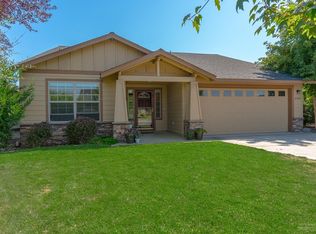 2706 NE 8th Ln, Redmond, OR 97756