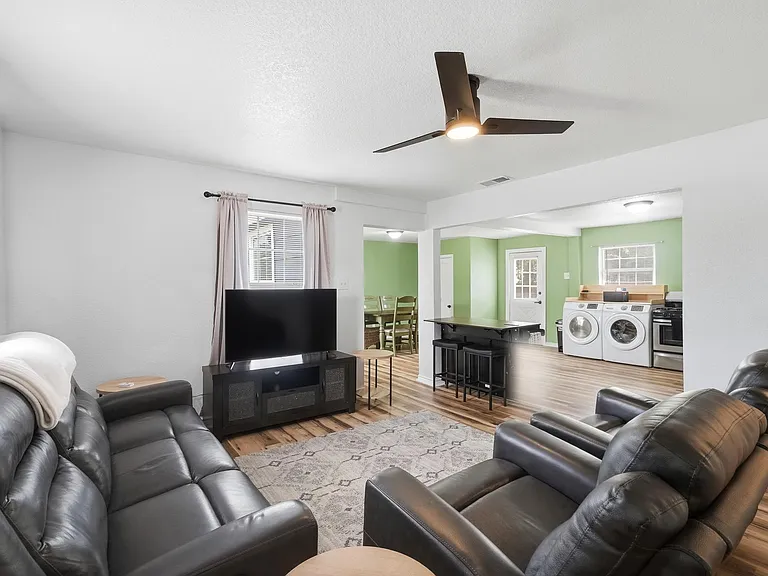 2917 Hickory St — Photo 4