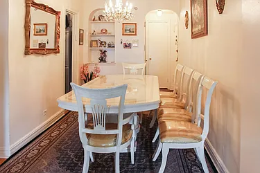 Sold by Thomas Lipovetsky, LREB