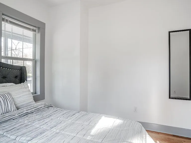 988 Coleman St SW — Photo 18