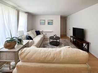 6 Grandview Dr #27C, Farmington, CT 06032