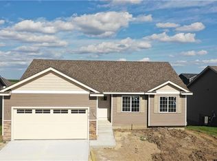 2405 SE Maxwell Dr, Waukee, IA 50263