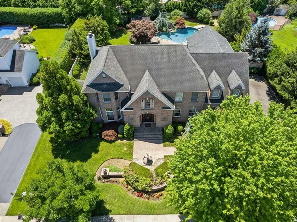 122 Elmwood Drive, Dix Hills, NY 11746