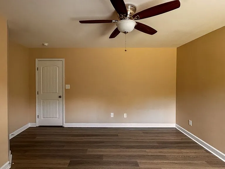 717 Saint Johns Loop — Photo 26
