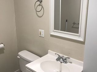 214 W 1st St APT 4, Newton, KS 67114