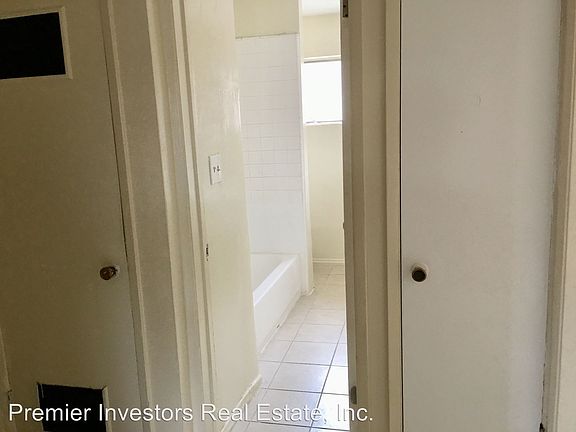 3rd image of 618 W Flora St APT 2