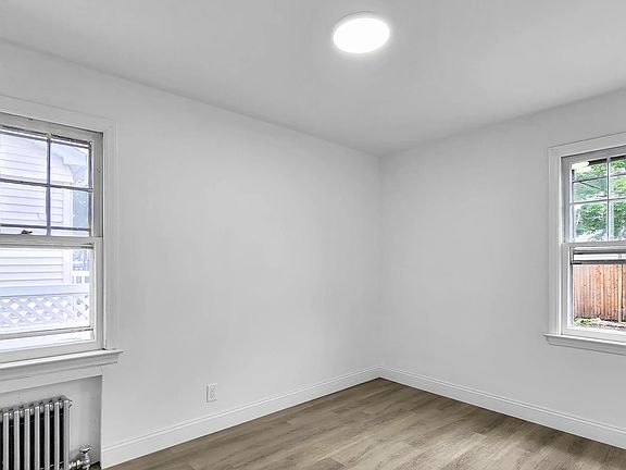 3rd image of 8837 240th St