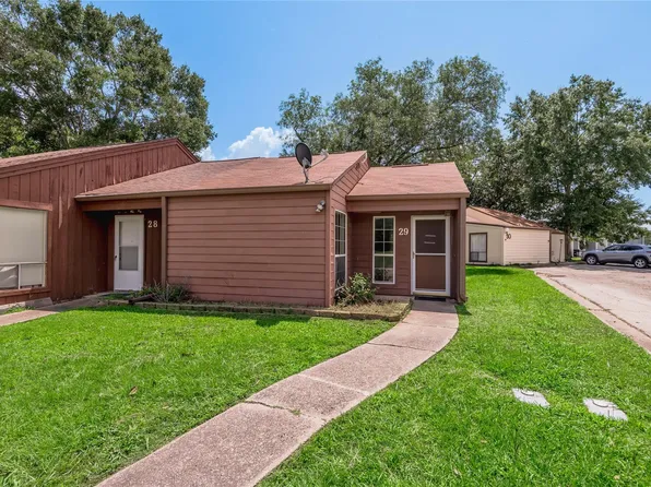 29 Driving Range Ln, Trinity, TX 75862