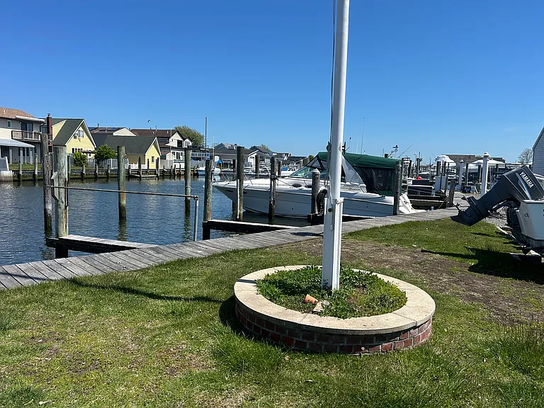 83 Gulf St #A — Photo 16