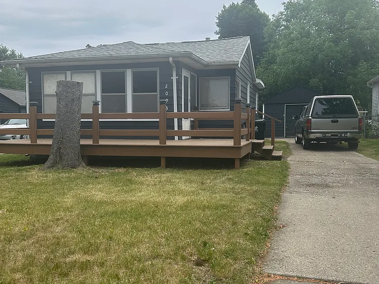20932 Colwell Ave — Photo 1
