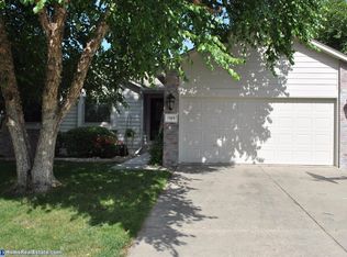 7222 Canyon Rd, Lincoln, NE 68516