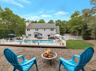 25 Red Creek Cir, Hampton Bays, NY 11946