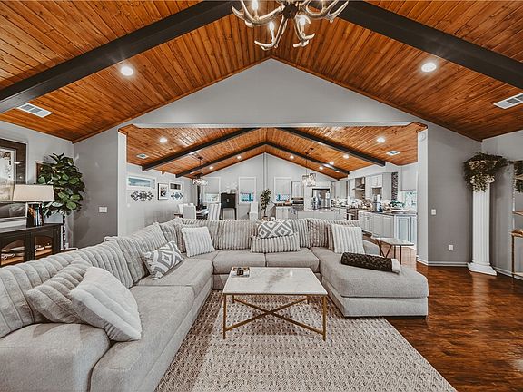 2nd image of 8030 La Croix Rd