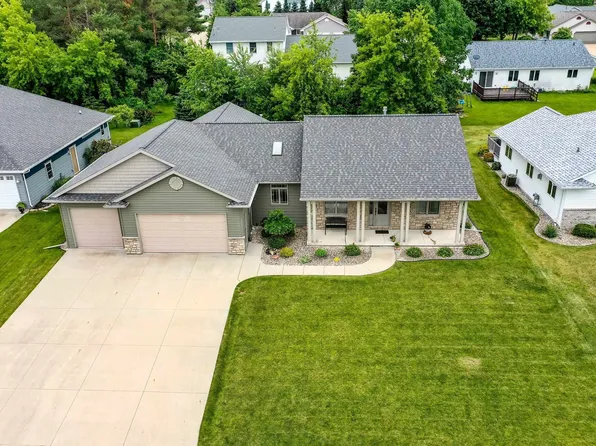 1406 Haymeadow Ct, New London, WI 54961