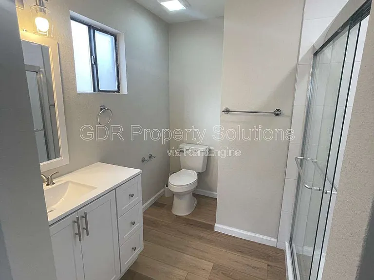 4733 Platinum Dr NE — Photo 26