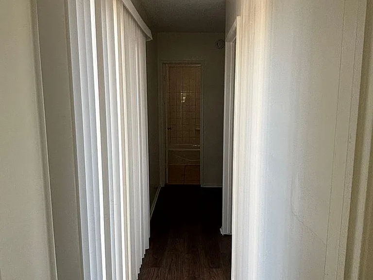 841 W 5th St #4 — Photo 17