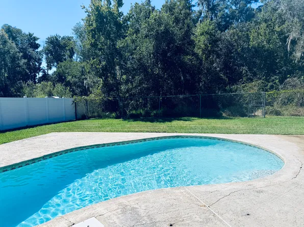 4641 Debbie Ln, Lutz, FL 33559