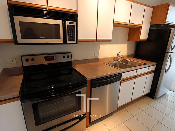 4th image of 4131 W Belmont Ave #G-14