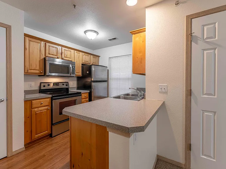 Battlefield Park Apartments — Photo 30