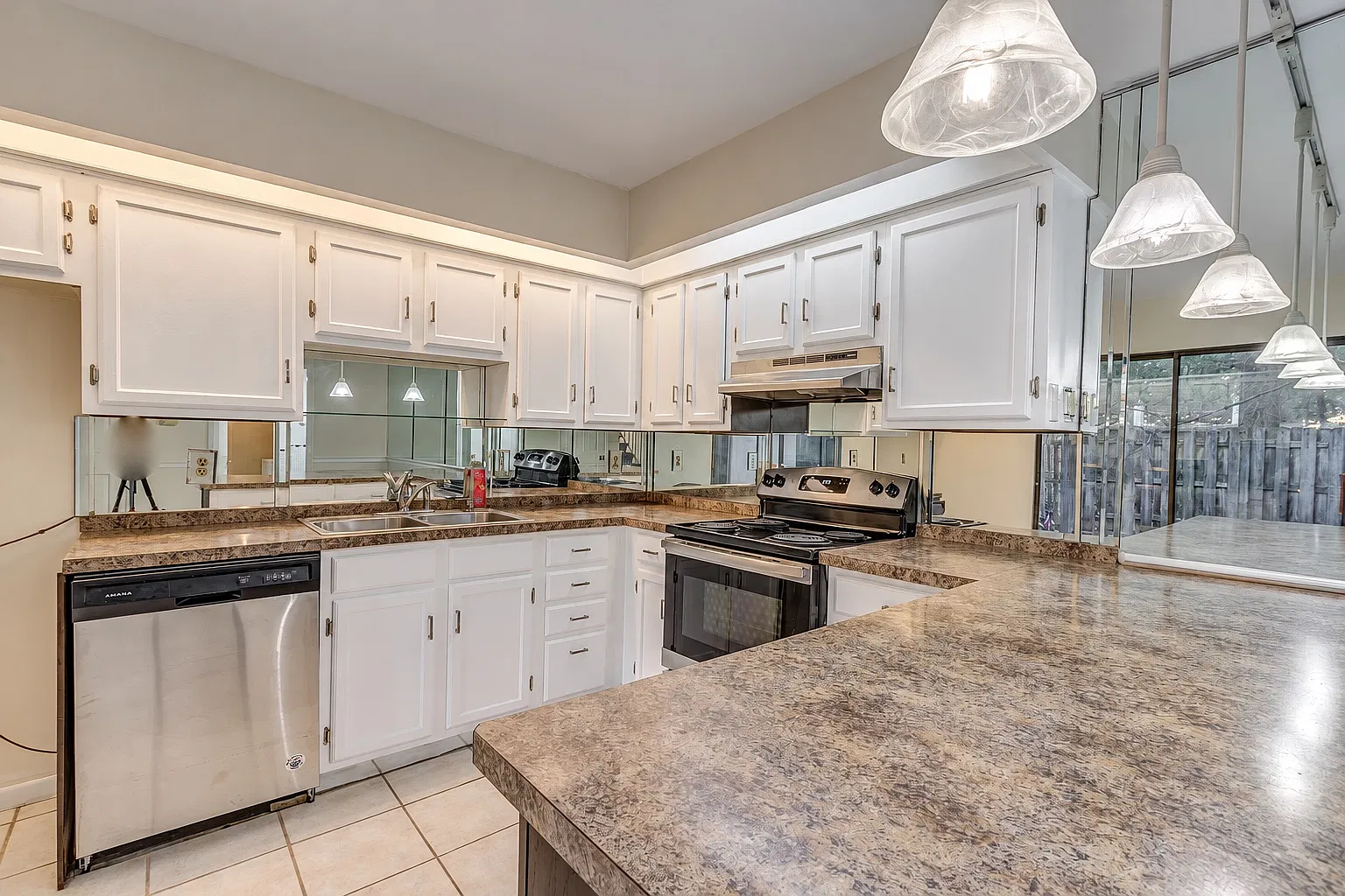 2 bed, 1134 sqft, $1,535 — Photo 4