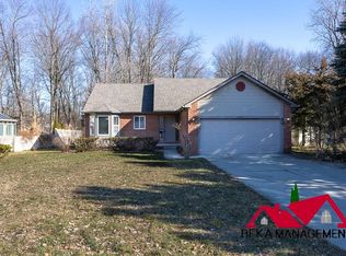 19854 Merriman Rd, Livonia, MI 48152