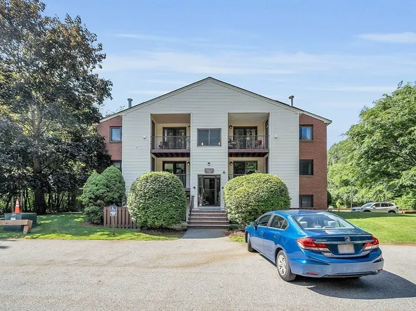 189 Littleton Rd Unit 18, Chelmsford, MA 01824