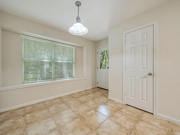12810 Lake Shore Dr — Photo 14