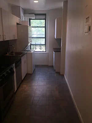 Rented by Solil Management | media 13