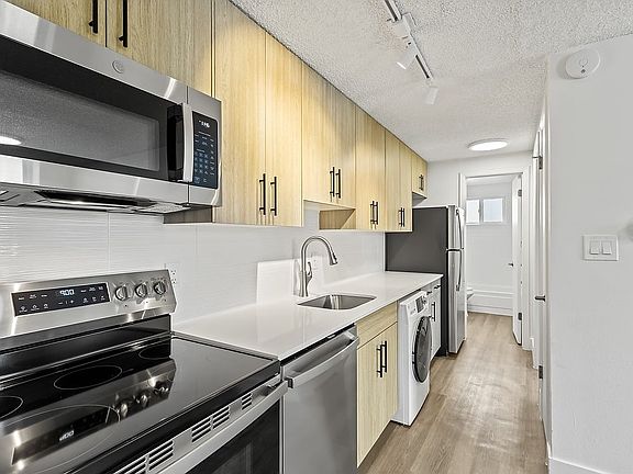 2nd image of 534 N Washington St #206