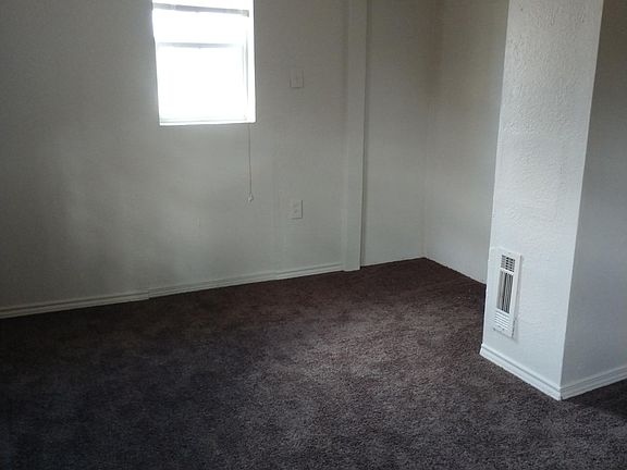 5th image of 4004 SE 23rd St