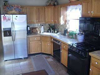 5th image of 17 Coolidge Ave
