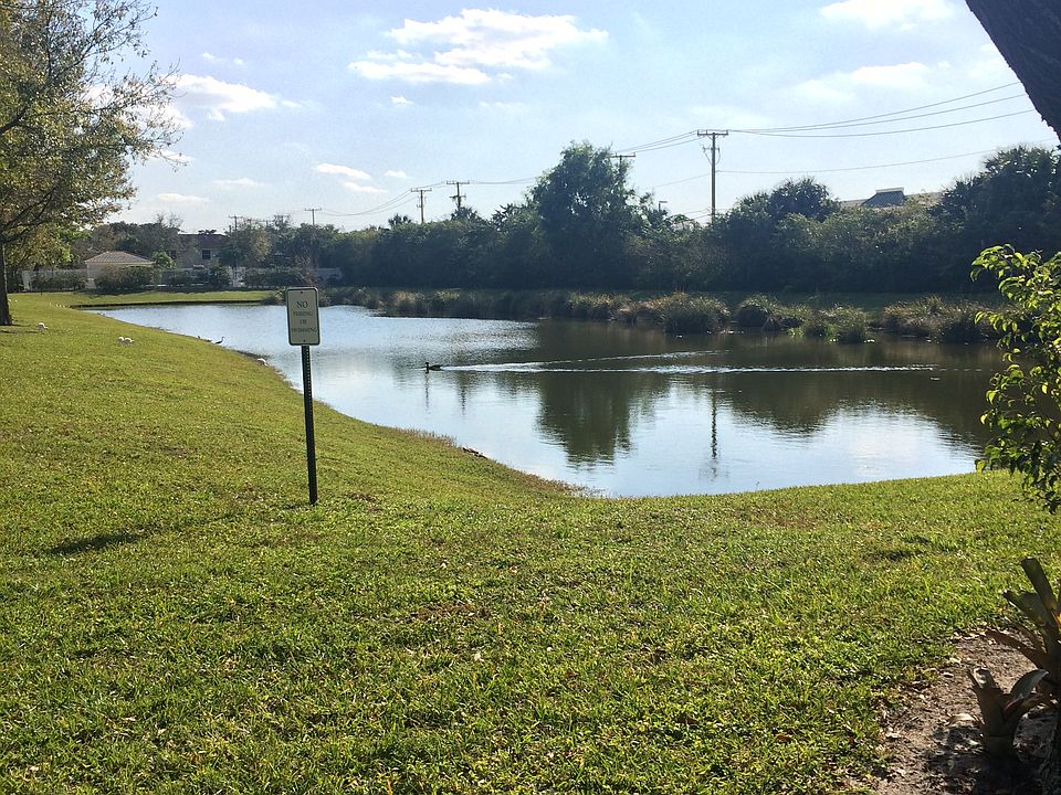 2nd image of 828 Summit Lake Dr