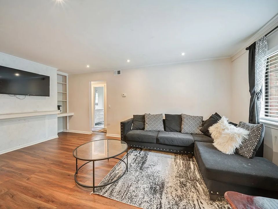 1st image of 1680 Horseshoe Dr #D