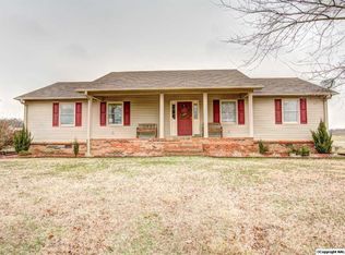1711 Bobo Section Rd, Hazel Green, AL 35750
