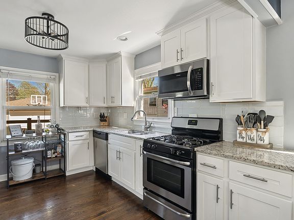3rd image of 145 S Archer Ave