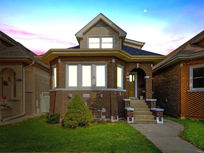 5816 W Giddings St, Chicago, IL, 60630
