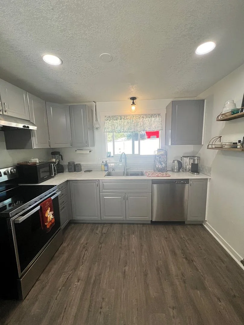 Single Level Home on Large Lot and Cul De Sac — Photo 4