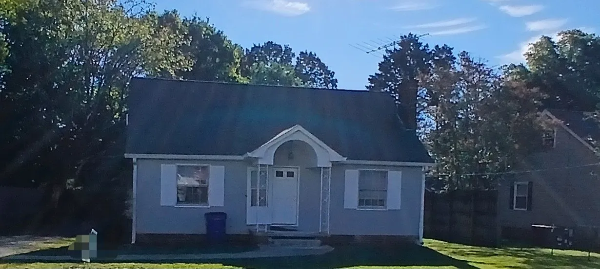 3 bed, $1,200 — Photo 1